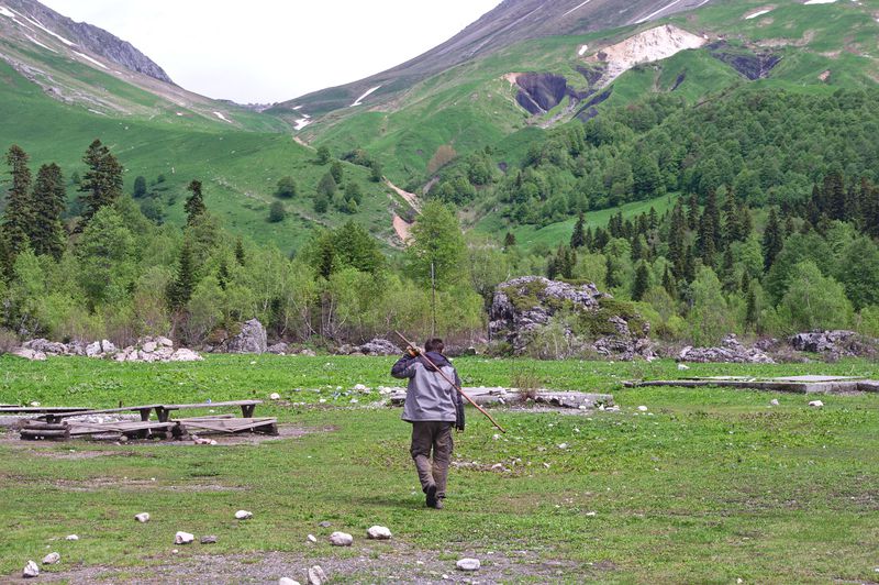 Фишт-Оштенский перевал, вид с приюта «Фишт»
